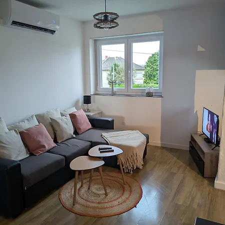 Au Jardin Des Pies *