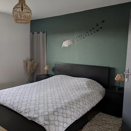 Apartment Au Jardin Des Pies