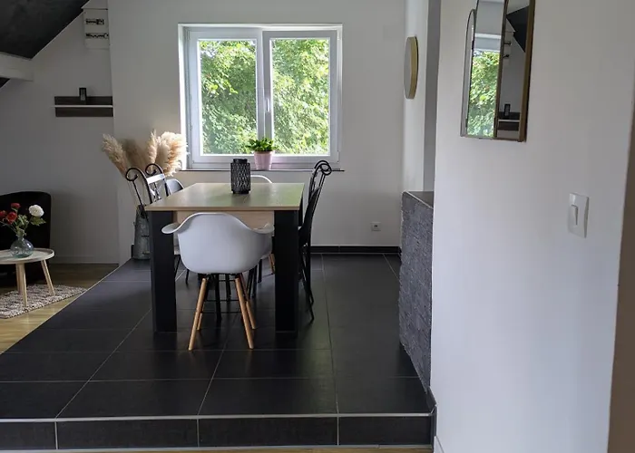 Au Jardin Des Pies *